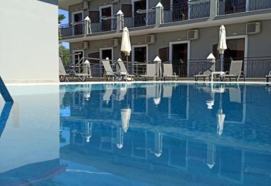 Dionissos Apartments  Insula Corfu Grecia