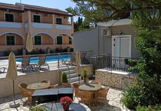 Dionissos Apartments  Insula Corfu Grecia