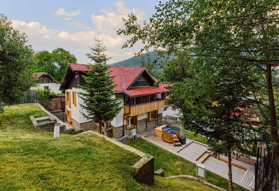 Blend Mountain Villa  Busteni Romania