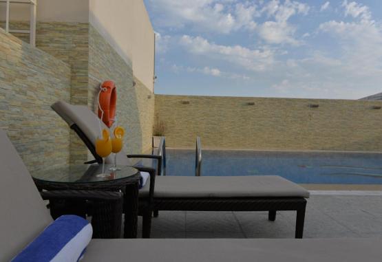 Strato Hotel by Warwick 4* Doha Qatar