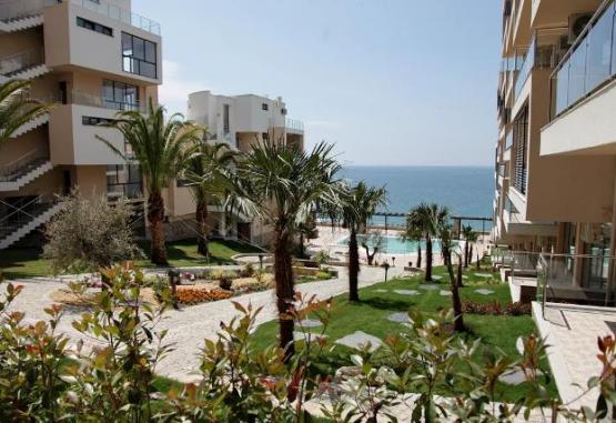 DOLCE DELUXE   ST. VLAS 