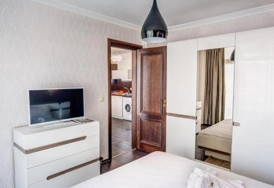DOLCE DELUXE   ST. VLAS 