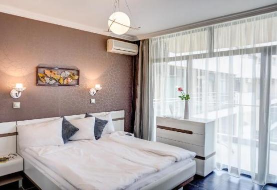DOLCE DELUXE   ST. VLAS 