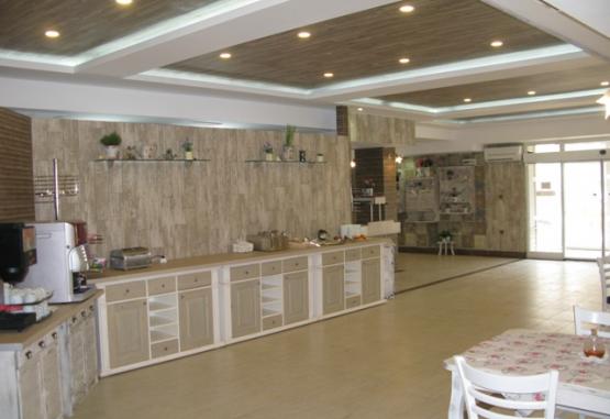 ESTREYA PALACE  Constantin si Elena Bulgaria