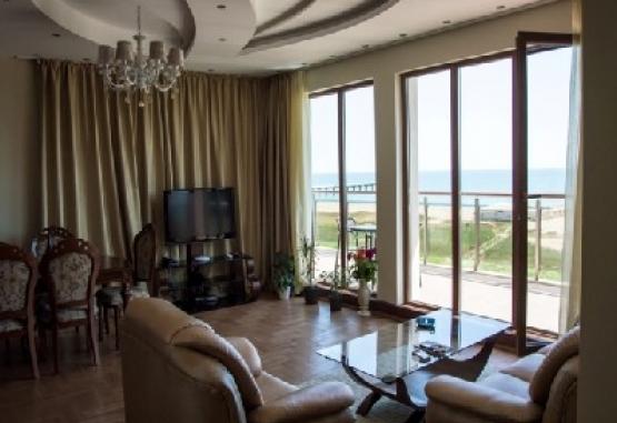LONG BEACH RESORT SHKORPILOVCI 