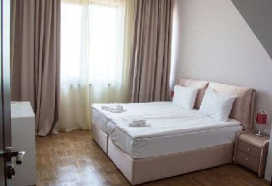 LONG BEACH RESORT SHKORPILOVCI 
