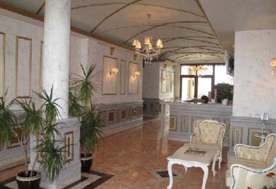 LONG BEACH RESORT SHKORPILOVCI 