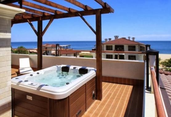 LONG BEACH RESORT SHKORPILOVCI 