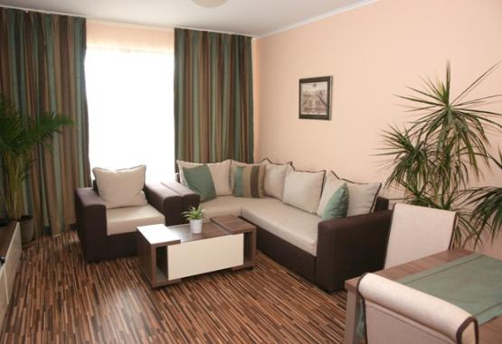 LONG BEACH RESORT SHKORPILOVCI 