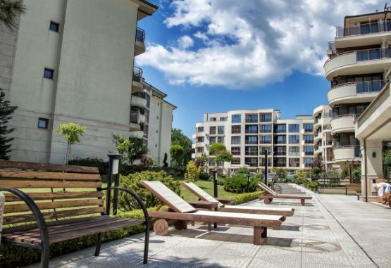 LONG BEACH RESORT SHKORPILOVCI 