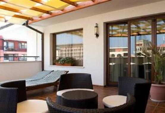 MACON RESIDENCE  ST. VLAS 