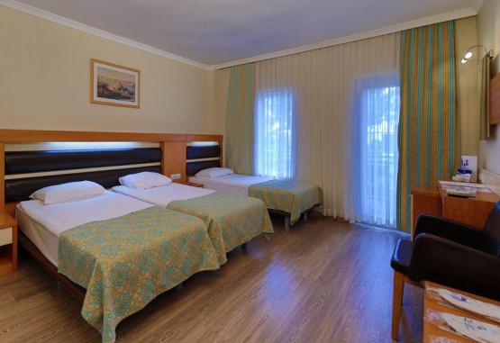 Crystal Flora Beach Resort Hv-1/5* Kemer Turcia