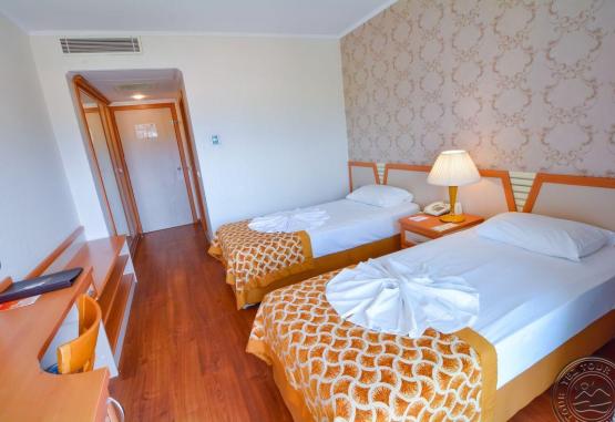 Pine House 4 *  Kemer Turcia