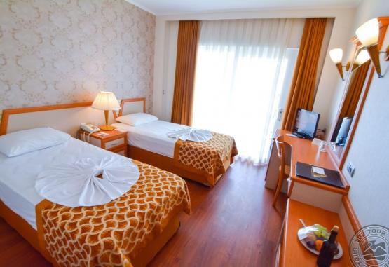 Pine House 4 *  Kemer Turcia