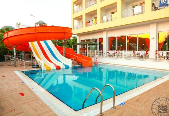 Pine House 4 *  Kemer Turcia