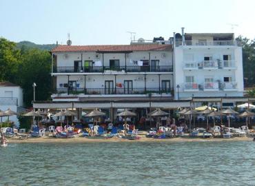 Akrogiali Hotel (Adults Only)